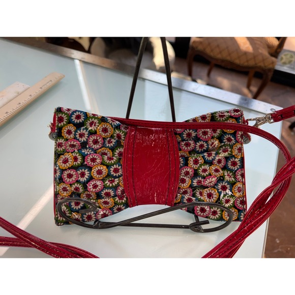 Vera Bradley SWAK Crossbody Bag Floral Red Patent Trim NWOT - Picture 6 of 9
